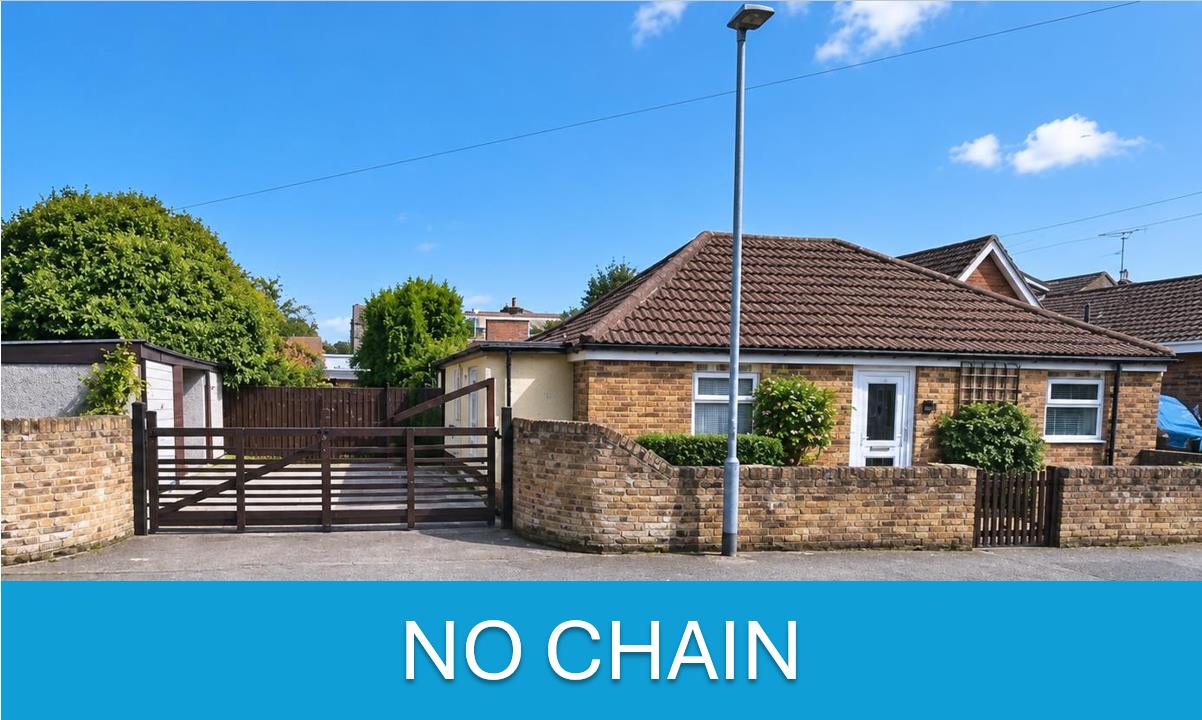 3 bed property in Middledyke Lane, Cottingham